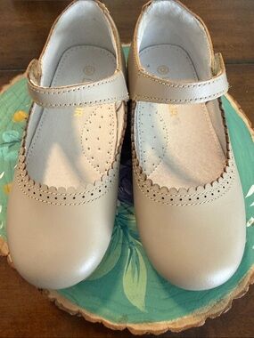L'Amour Cream Mary Jane Dress Shoes for Kids